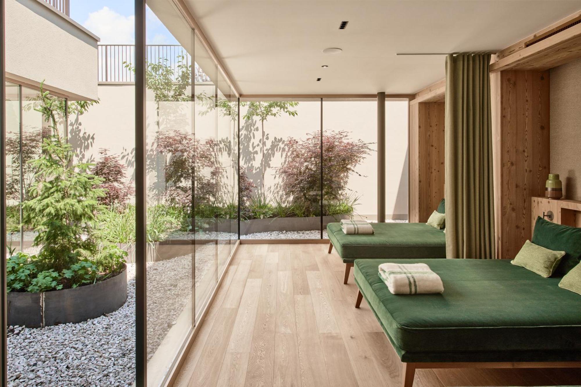 Falkensteiner Hotel Kronplatz - The Leading Hotels Of The World (Adults Only) Riscone Exteriör bild Spa at The Ivy Collection, St John's Wood
