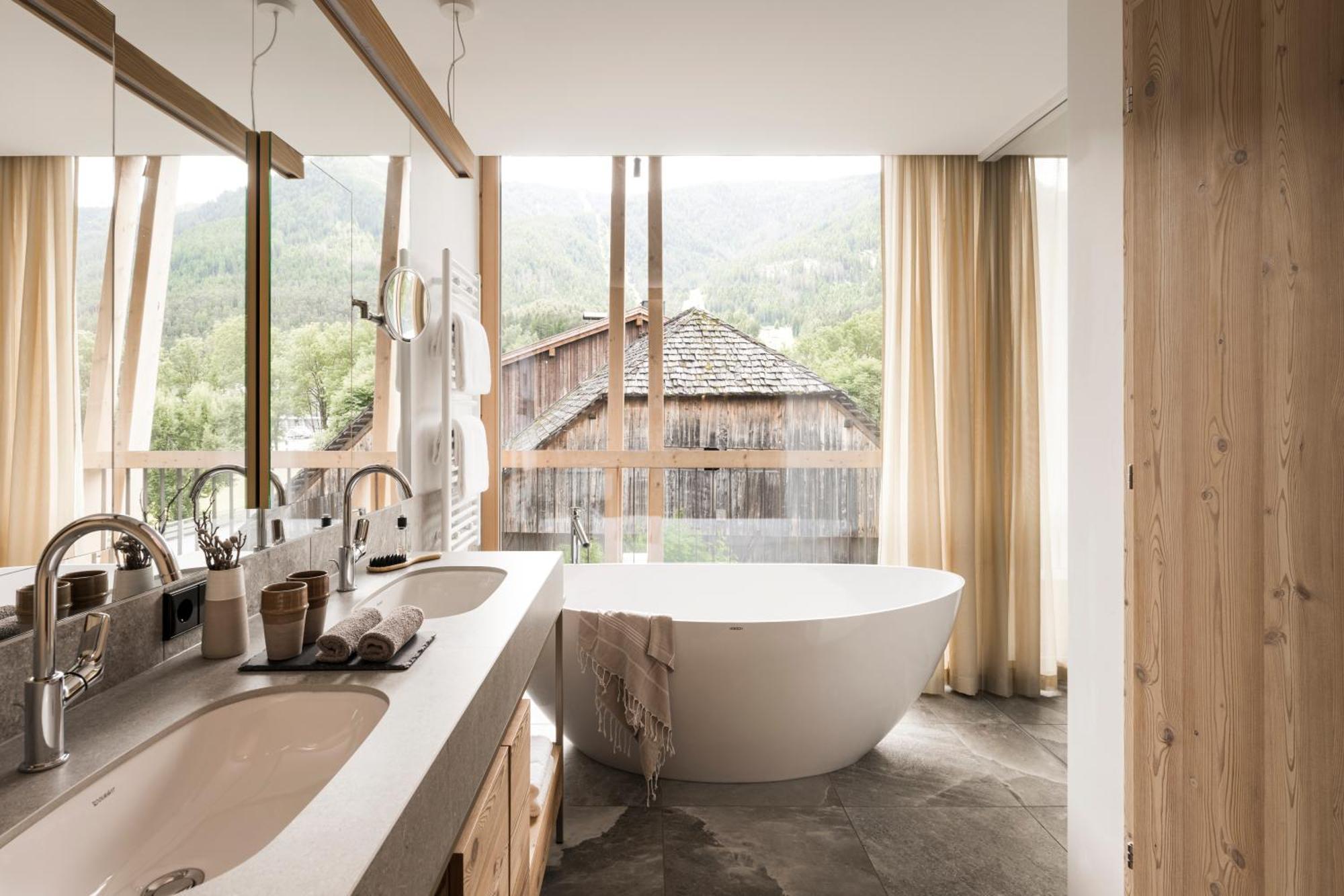Falkensteiner Hotel Kronplatz - The Leading Hotels Of The World (Adults Only) Riscone Exteriör bild Bathroom