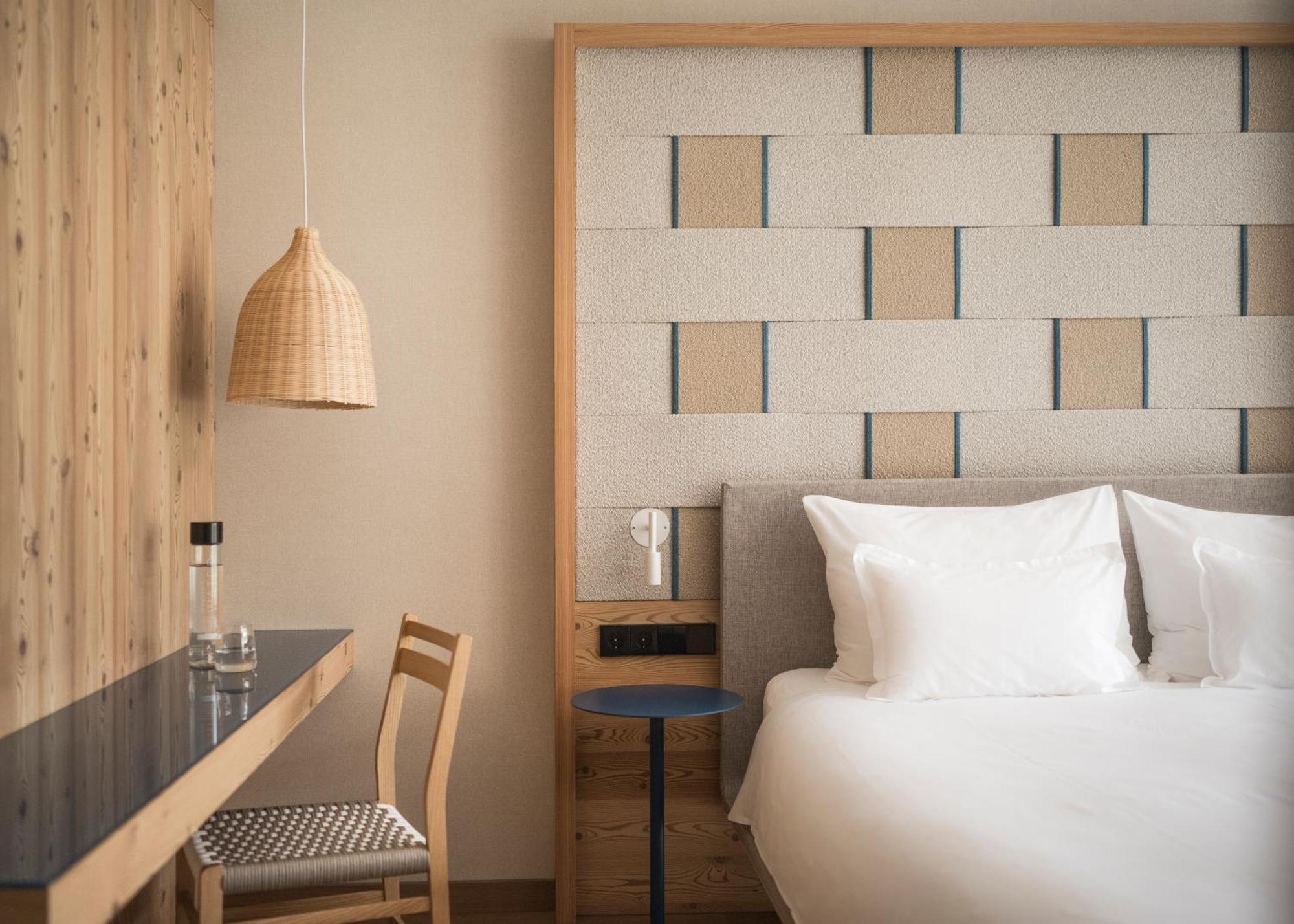 Falkensteiner Hotel Kronplatz - The Leading Hotels Of The World (Adults Only) Riscone Rum bild A room at the hotel