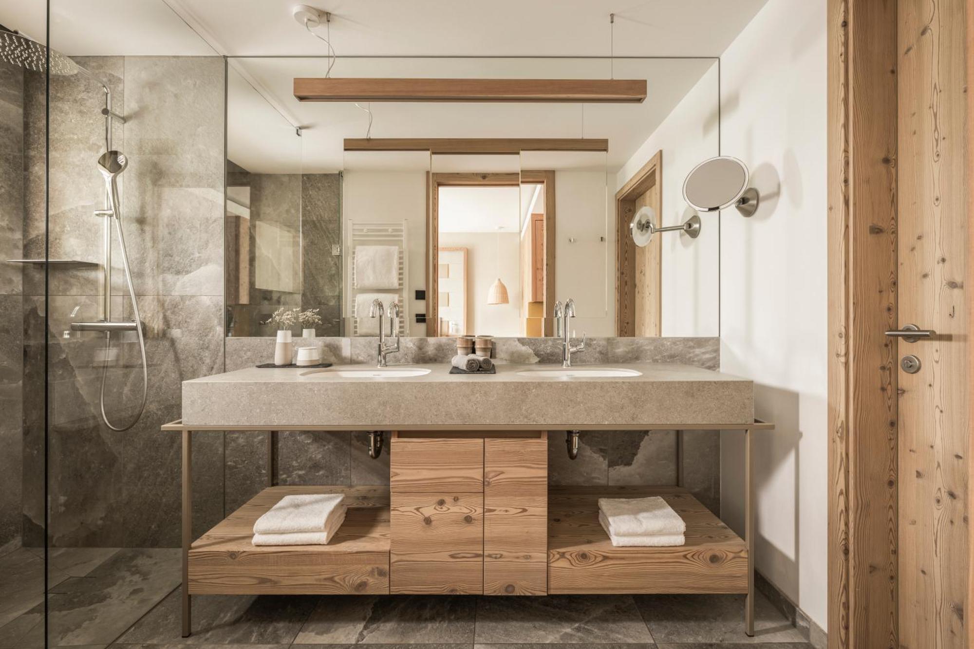 Falkensteiner Hotel Kronplatz - The Leading Hotels Of The World (Adults Only) Riscone Exteriör bild Bathroom