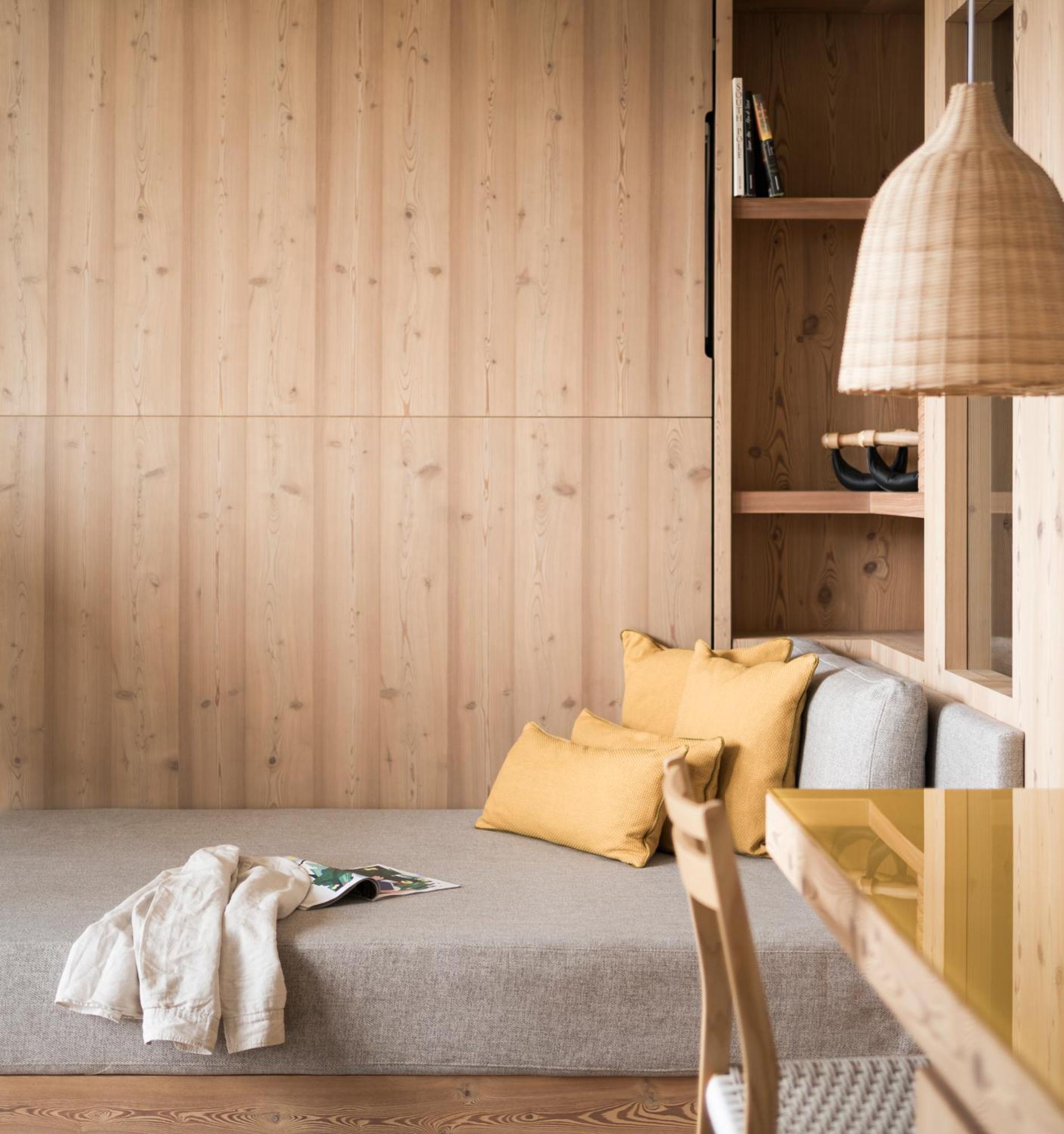 Falkensteiner Hotel Kronplatz - The Leading Hotels Of The World (Adults Only) Riscone Rum bild A wall panel made of wood