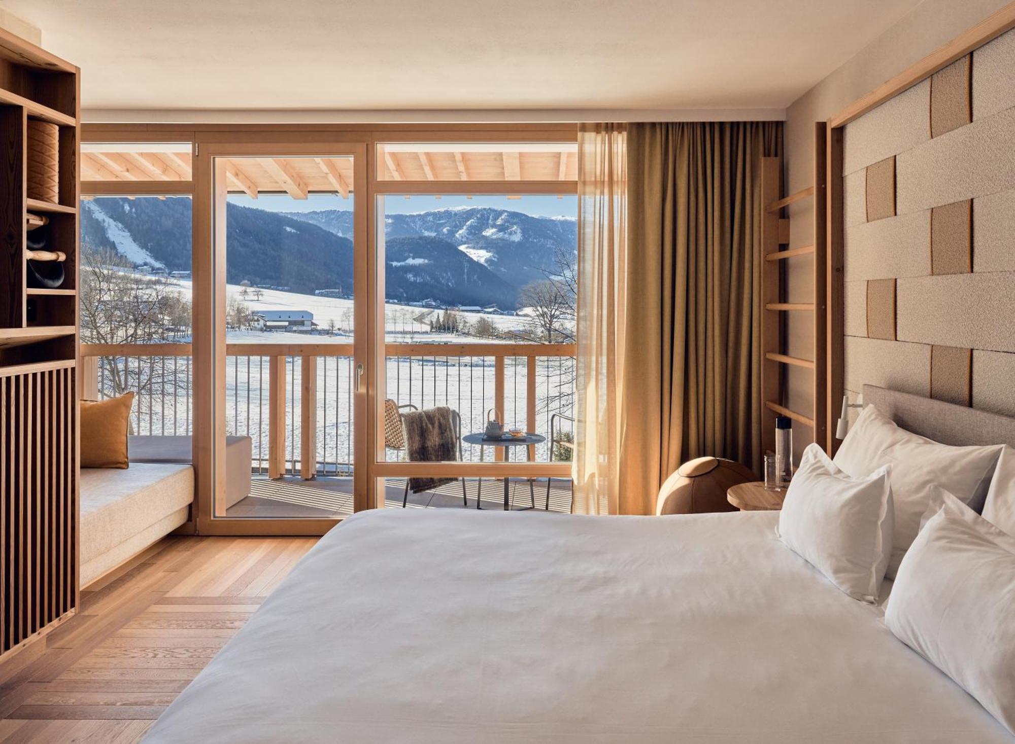 Falkensteiner Hotel Kronplatz - The Leading Hotels Of The World (Adults Only) Riscone Exteriör bild Deluxe room